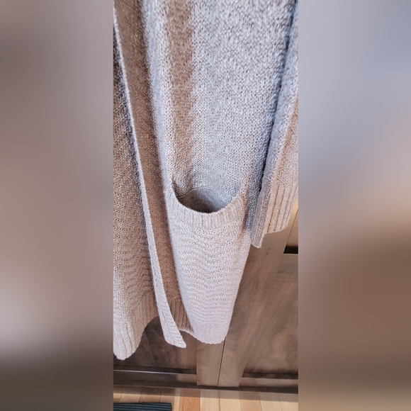 Cardigan - Picture 3 of 6